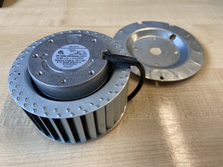 Polttimen KIPI 16-26kW tuulettimen varamoottori R2E 108